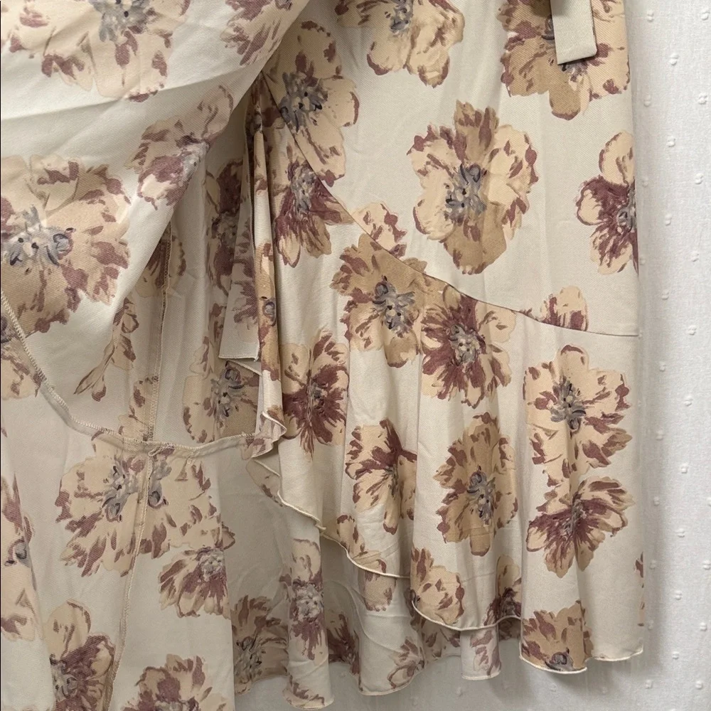 Chic Asymmetrical Floral Skirt - Cream and Brown - Picture 5 of 10